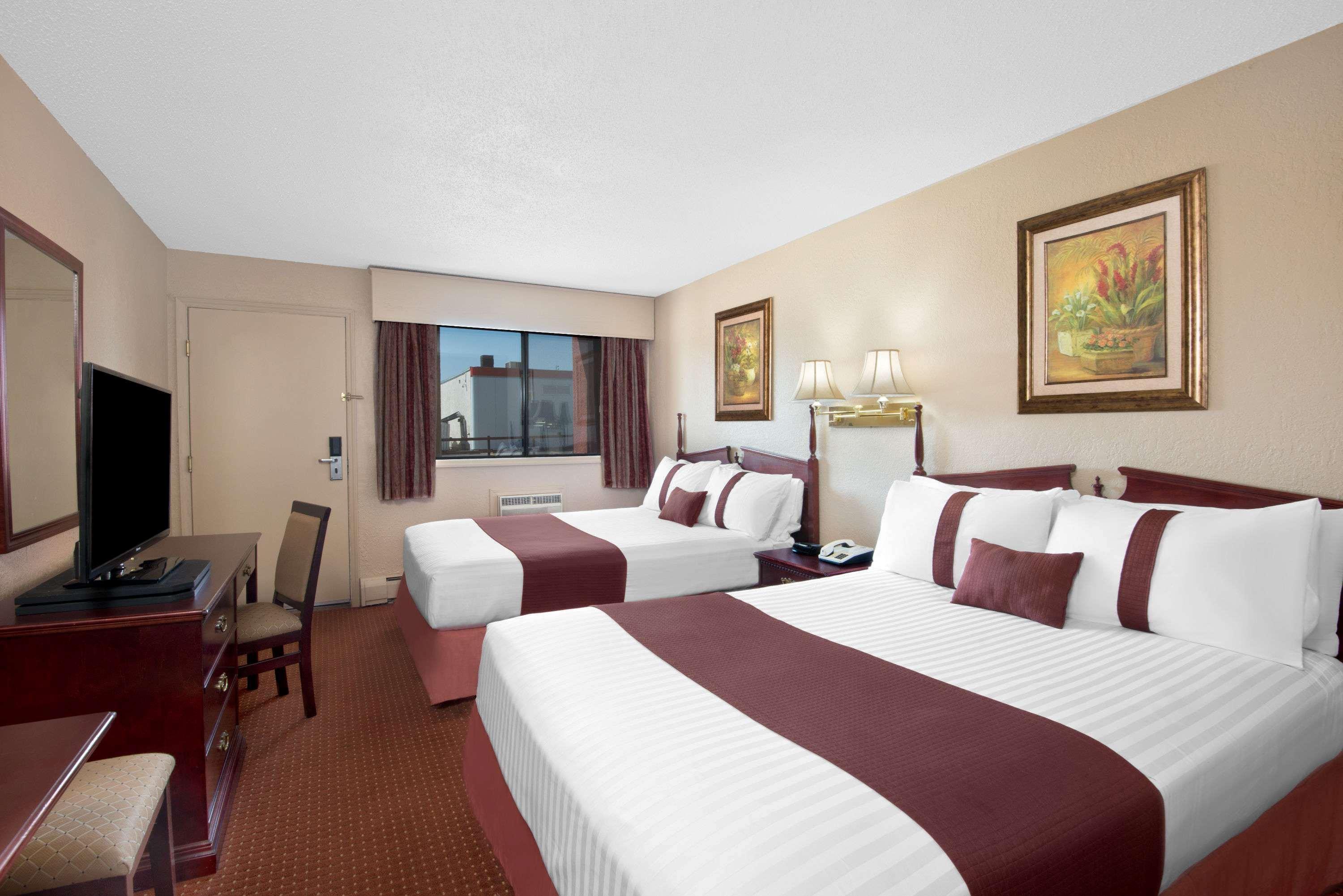Howard Johnson By Wyndham Red Deer Exterior foto