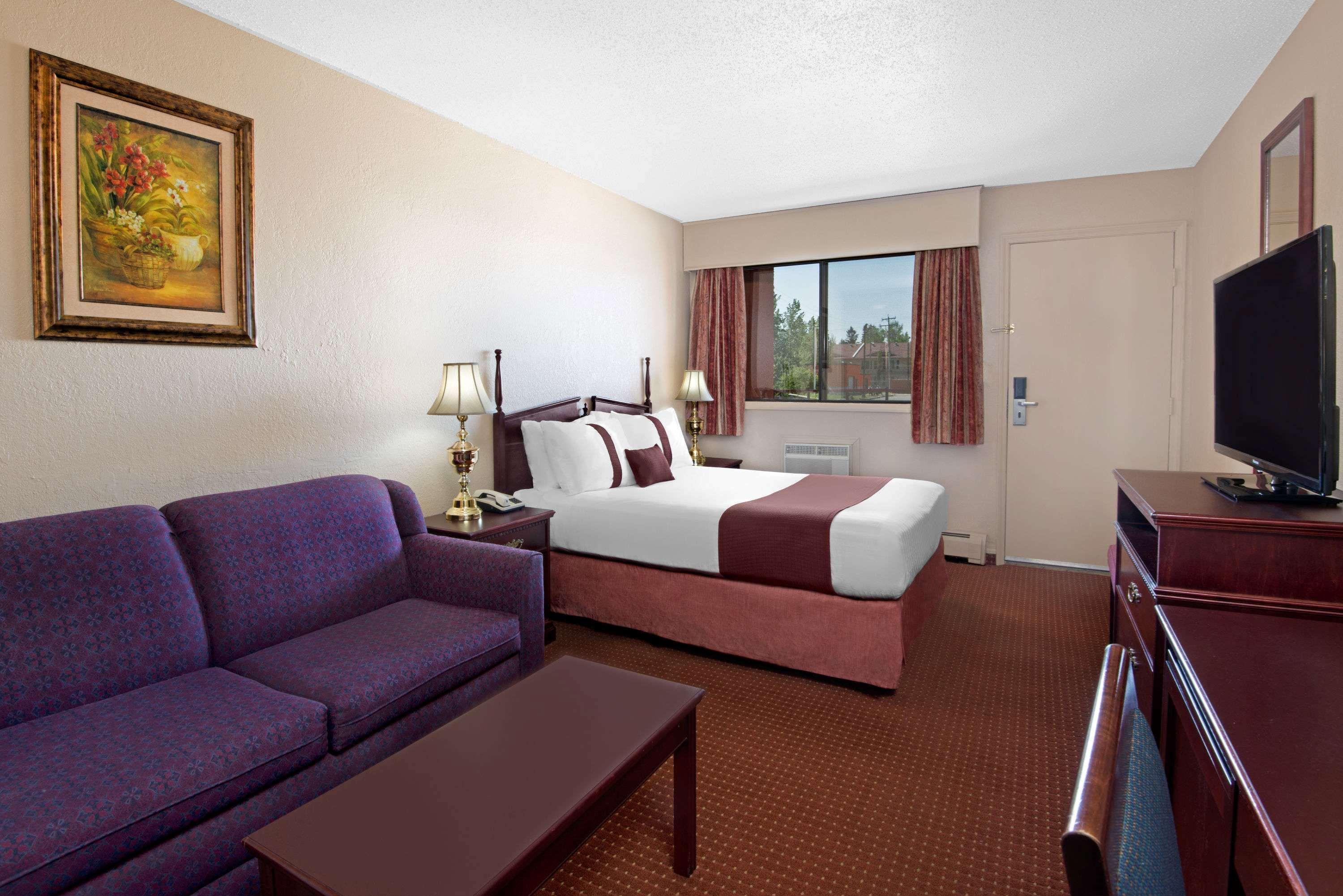 Howard Johnson By Wyndham Red Deer Exterior foto