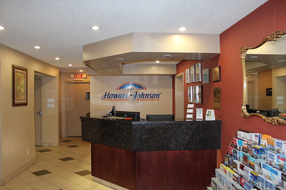 Howard Johnson By Wyndham Red Deer Exterior foto