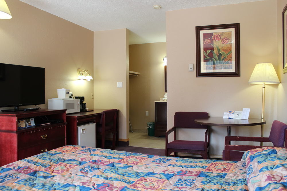 Howard Johnson By Wyndham Red Deer Exterior foto