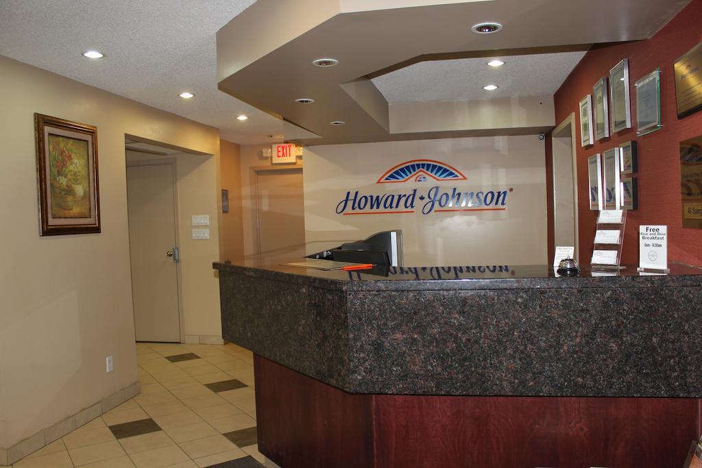 Howard Johnson By Wyndham Red Deer Exterior foto