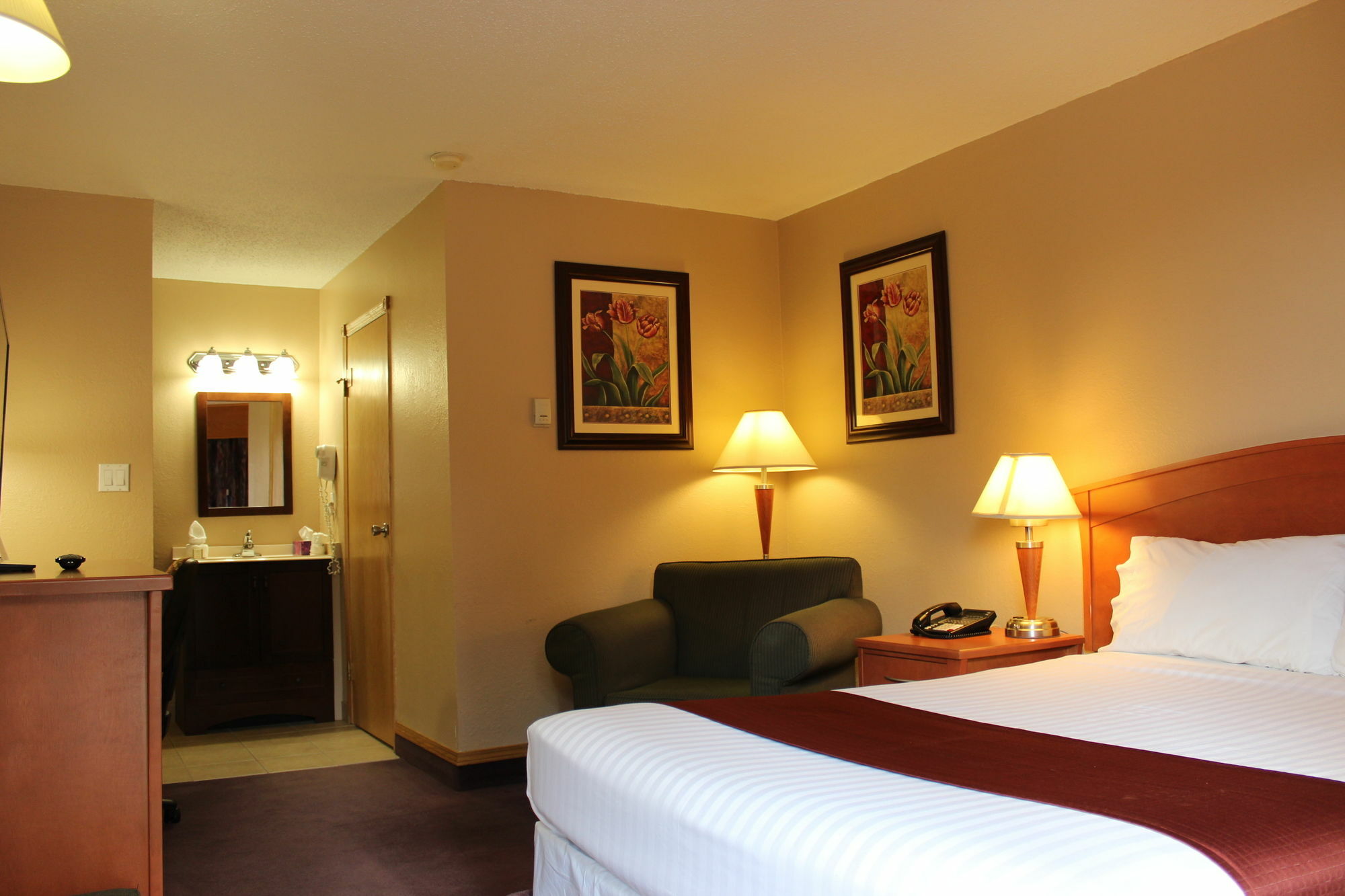 Howard Johnson By Wyndham Red Deer Exterior foto