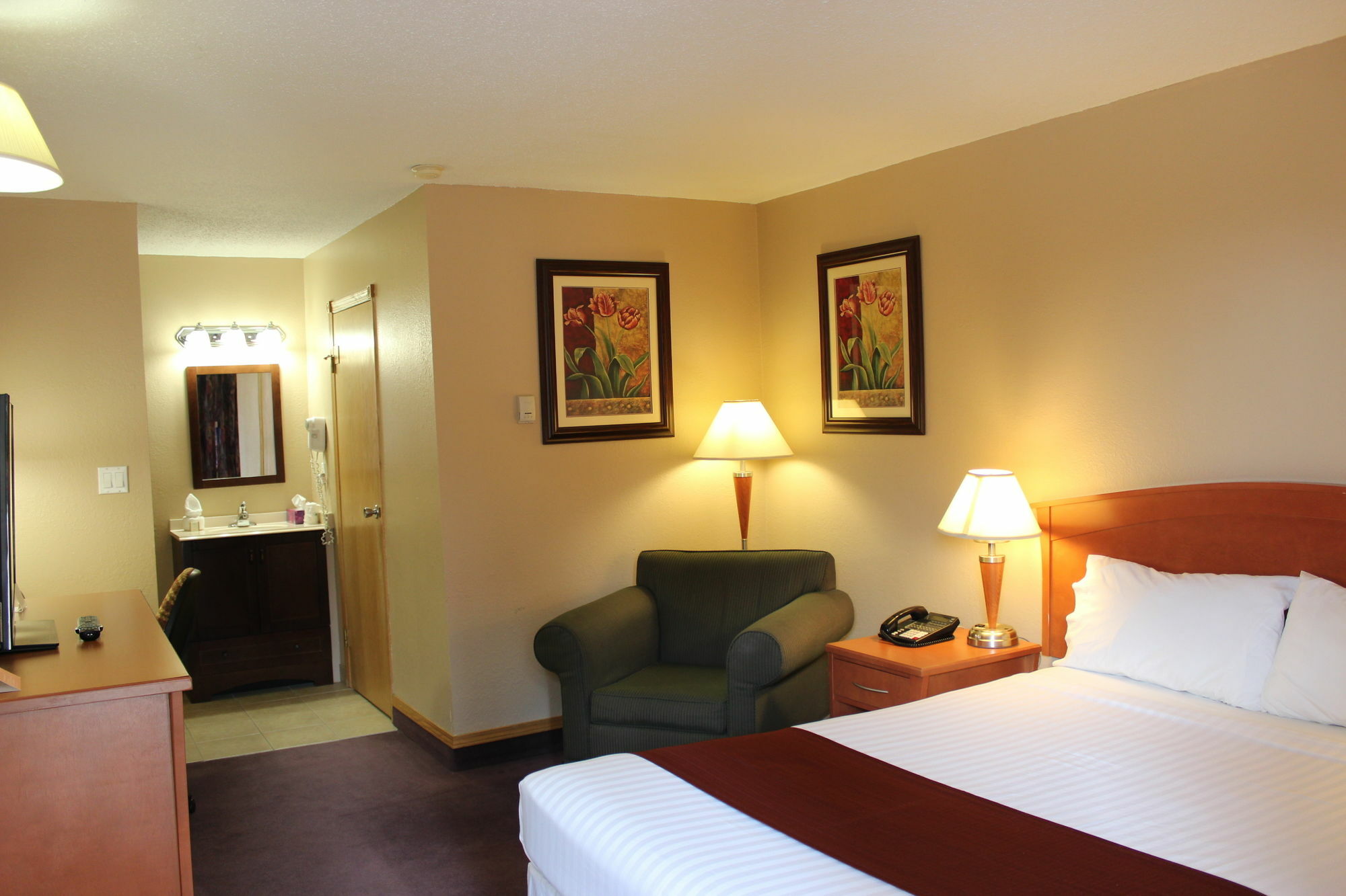 Howard Johnson By Wyndham Red Deer Exterior foto